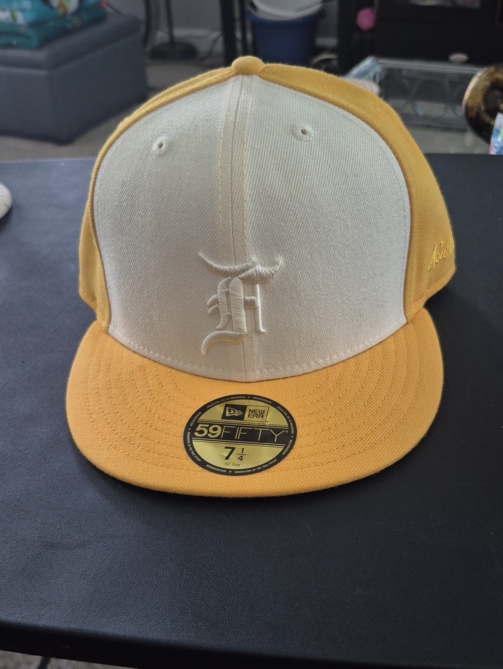 New Era Two-Tone Yellow & Cream Fitted Cap